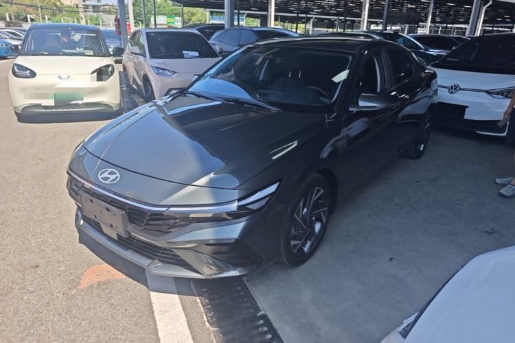 Hyundai Elantra 2023 1.5L CVT LUX Prestige Edition