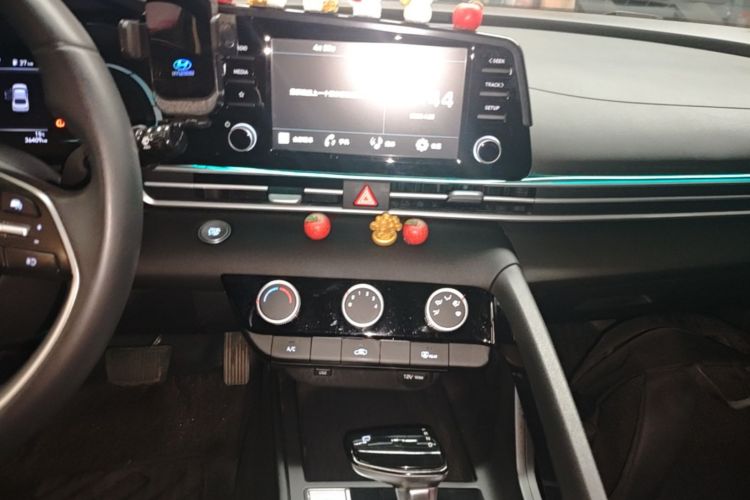 Used Hyundai Elantra 2023 1.5L CVT GLX Elite Edition Audio And AC Panel