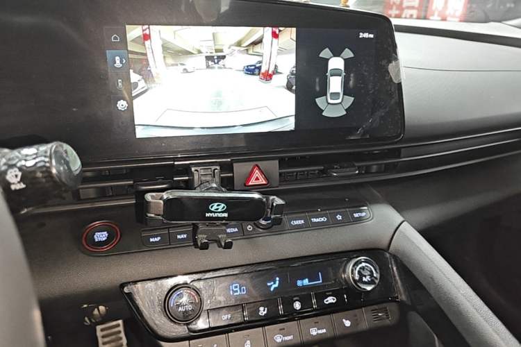 Used Hyundai Elantra 2023 240TGDi DCT N Line LUX Prestige Edition Audio And AC Panel