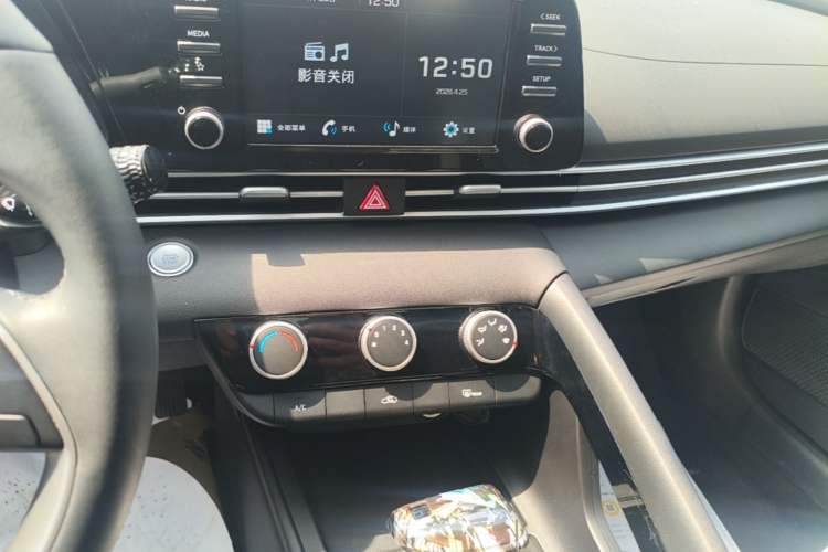 Used Hyundai Elantra 2023 1.5L CVT GLX Elite Edition Audio And AC Panel