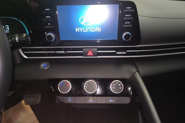 Used Hyundai Elantra 2023 1.5L CVT GLX Elite Edition Audio And AC Panel