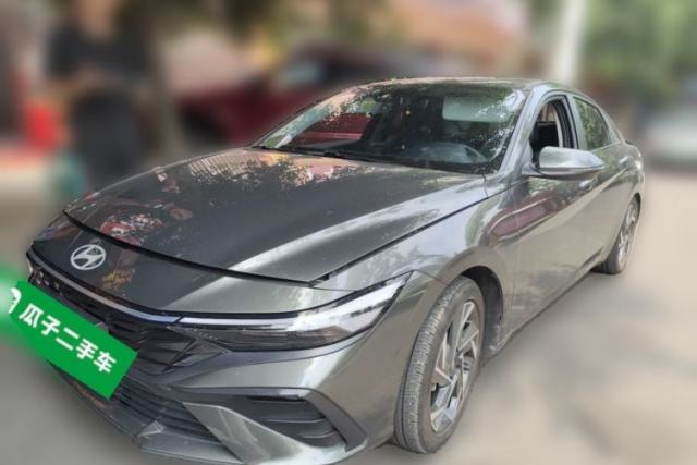 Hyundai Elantra 2023 1.5L CVT LUX Prestige Edition de segunda mano