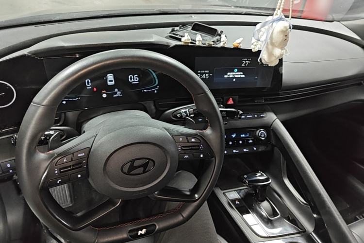 Used Hyundai Elantra 2023 240TGDi DCT N Line LUX Prestige Edition Center Console