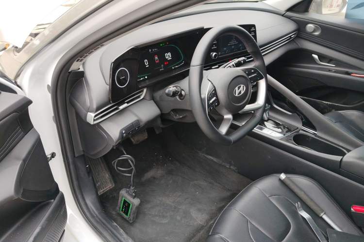 Used Hyundai Elantra 2023 1.5L CVT GLX Elite Edition Driver Seat