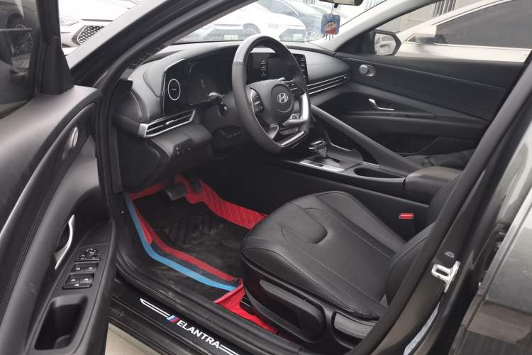 Used Hyundai Elantra 2023 1.5L CVT GLX Elite Edition Driver Seat