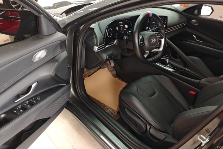 Used Hyundai Elantra 2023 1.5L CVT GLX Elite Edition Driver Seat