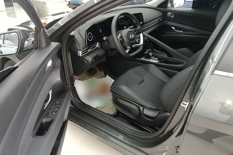 Used Hyundai Elantra 2023 1.5L CVT GLX Elite Edition Driver Seat