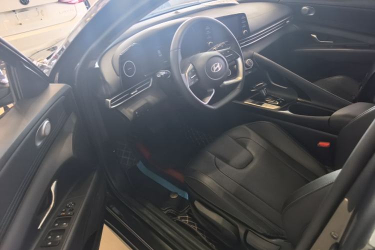 Used Hyundai Elantra 2023 1.5L CVT GLX Elite Edition Driver Seat