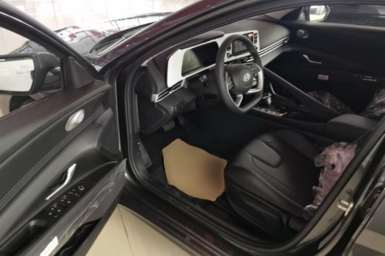 Used Hyundai Elantra 2023 1.5L CVT GLX Elite Edition Driver Seat