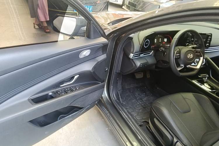 Used Hyundai Elantra 2023 1.5L CVT GLX Elite Edition Driver Seat