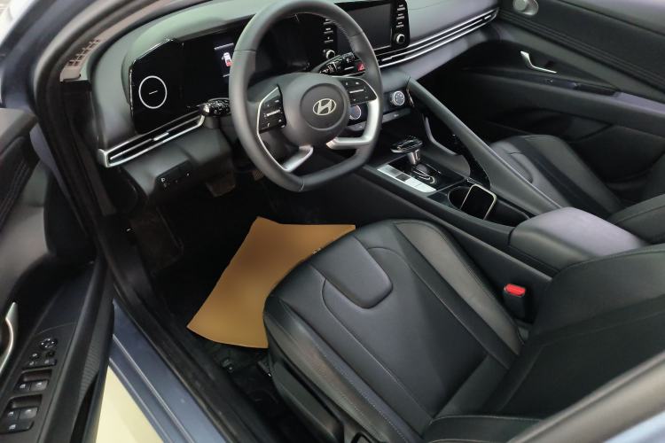 Used Hyundai Elantra 2023 1.5L CVT GLX Elite Edition Driver Seat