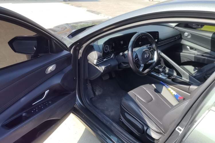 Used Hyundai Elantra 2023 1.5L CVT GLX Elite Edition Driver Seat