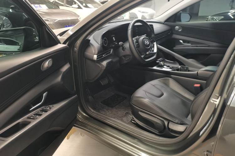 Used Hyundai Elantra 2023 1.5L CVT GLX Elite Edition Driver Seat