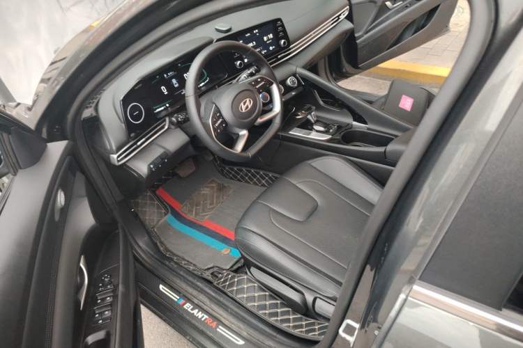 Used Hyundai Elantra 2023 1.5L CVT GLX Elite Edition Driver Seat