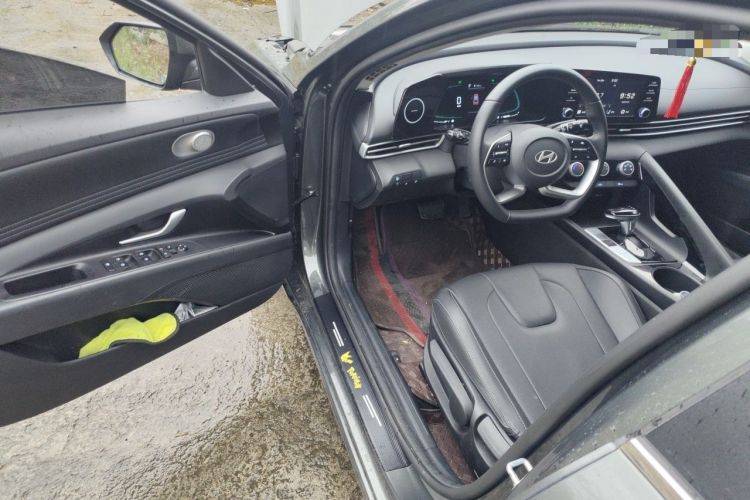Used Hyundai Elantra 2023 1.5L CVT GLX Elite Edition Driver Seat