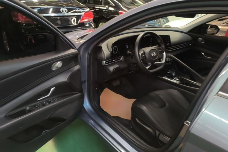 Used Hyundai Elantra 2023 1.5L CVT GLX Elite Edition Driver Seat