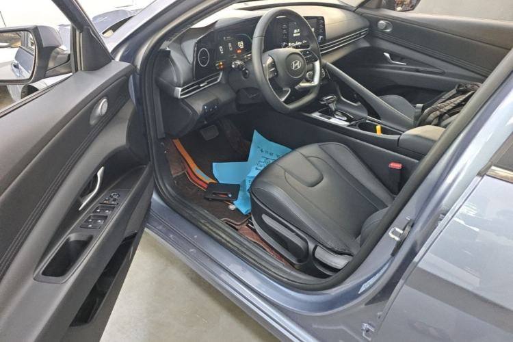 Used Hyundai Elantra 2023 1.5L CVT GLX Elite Edition Driver Seat