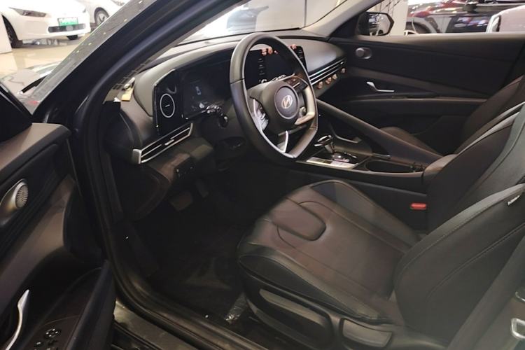 Used Hyundai Elantra 2023 1.5L CVT GLX Elite Edition Driver Seat