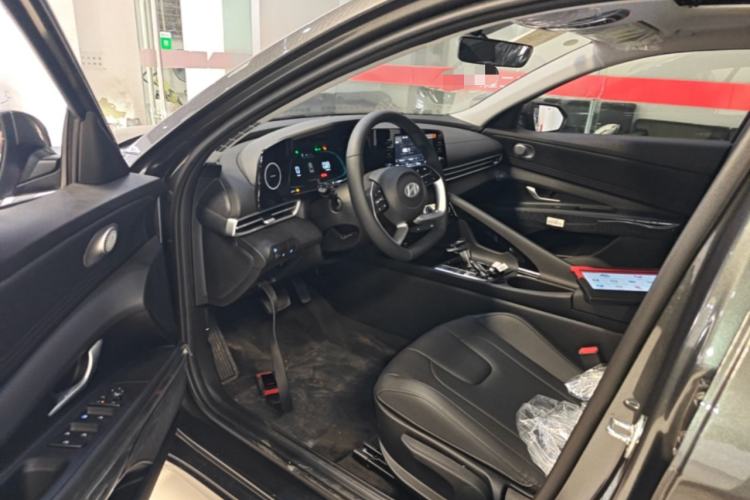 Used Hyundai Elantra 2023 1.5L CVT GLX Elite Edition Driver Seat