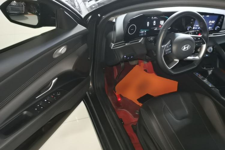 Used Hyundai Elantra 2023 1.5L CVT GLX Elite Edition Driver Seat
