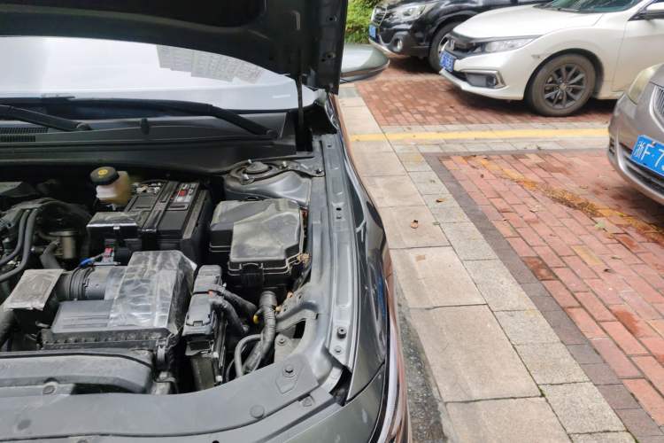 Used Hyundai Elantra 2023 1.5L CVT GLX Elite Edition Engine Bay Left