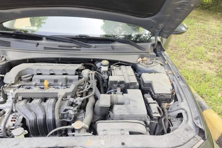 Used Hyundai Elantra 2023 1.5L CVT LUX Prestige Edition Engine Bay Left