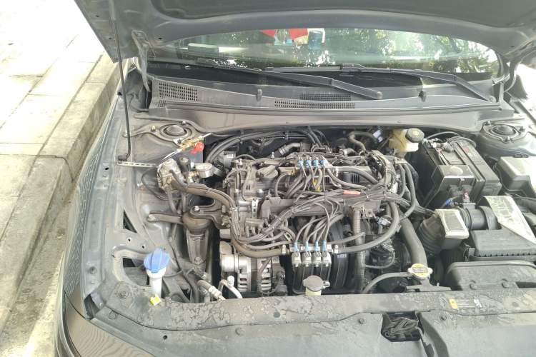 Used Hyundai Elantra 2023 1.5L CVT GLX Elite Edition Engine Bay Right