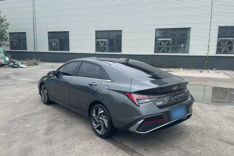 Used Hyundai Elantra 2023 1.5L CVT LUX Prestige Edition Exterior 3