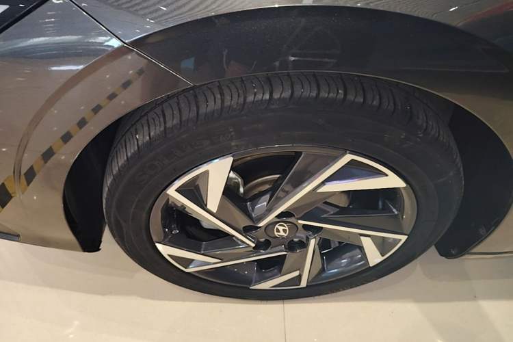 Used Hyundai Elantra 2023 1.5L CVT GLX Elite Edition Exterior 4