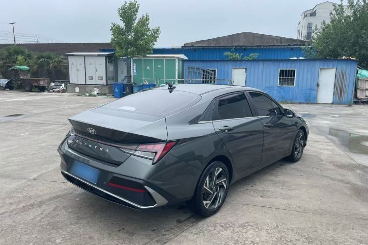 Used Hyundai Elantra 2023 1.5L CVT LUX Prestige Edition Exterior 5