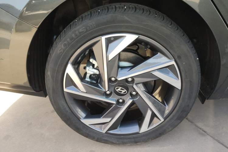 Used Hyundai Elantra 2023 1.5L CVT GLX Elite Edition Exterior 5