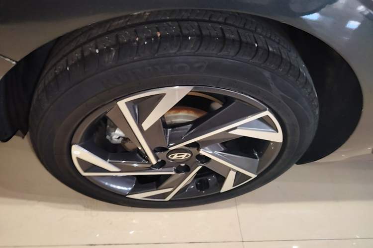 Used Hyundai Elantra 2023 1.5L CVT GLX Elite Edition Exterior 5