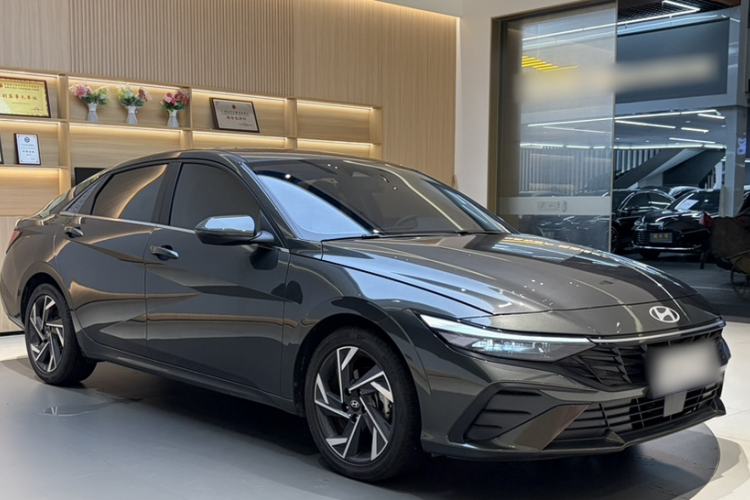 Used Hyundai Elantra 2023 1.5L CVT LUX Prestige Edition Exterior 7