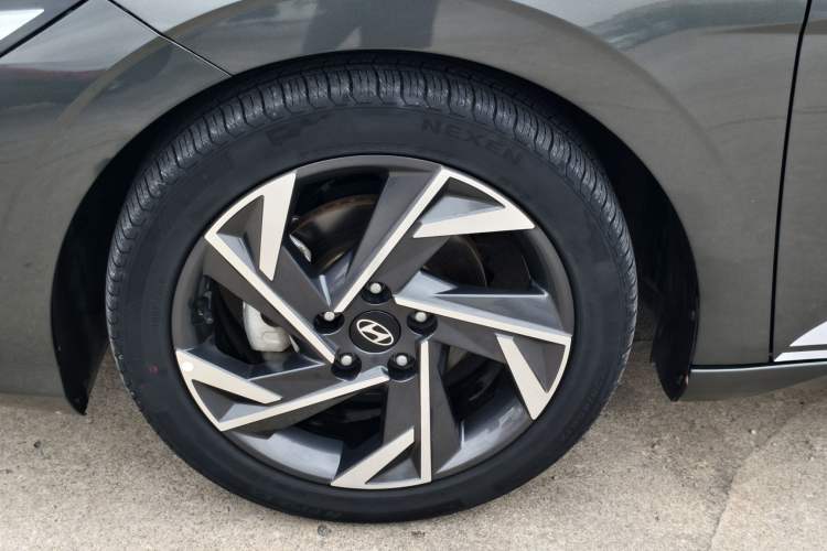 Used Hyundai Elantra 2023 1.5L CVT GLX Elite Edition Exterior 7