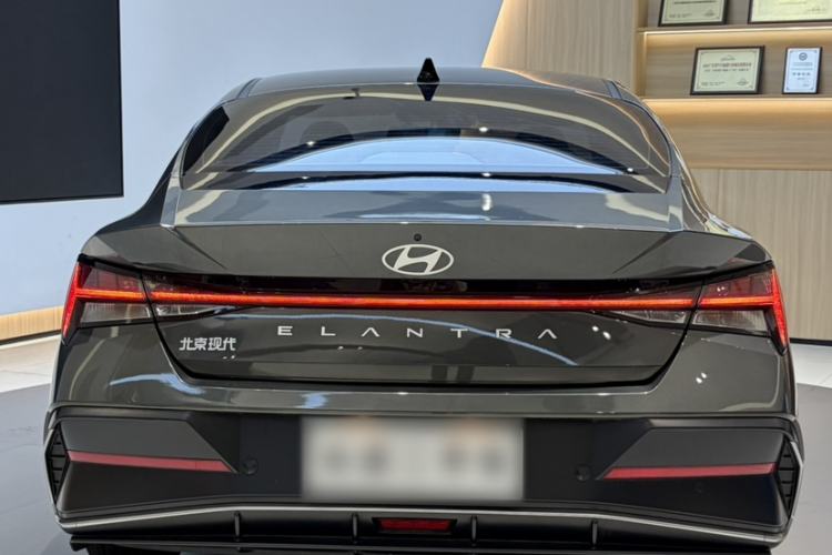 Used Hyundai Elantra 2023 1.5L CVT LUX Prestige Edition Exterior 8
