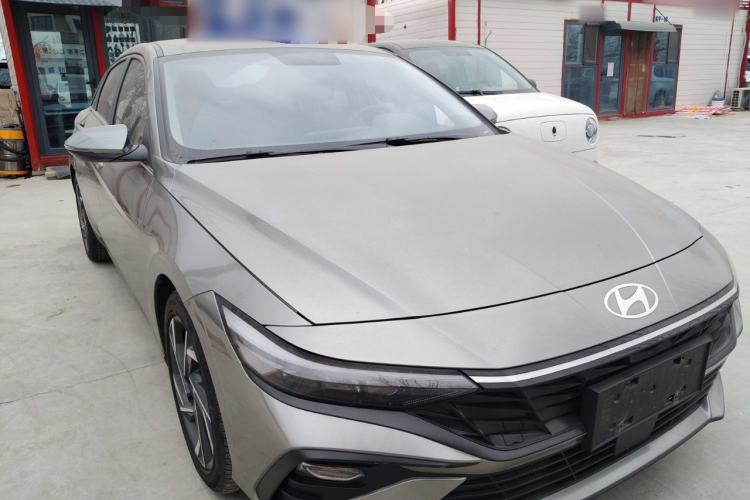 Used Hyundai Elantra 2023 1.5L CVT GLX Elite Edition Front Right 45 Deg