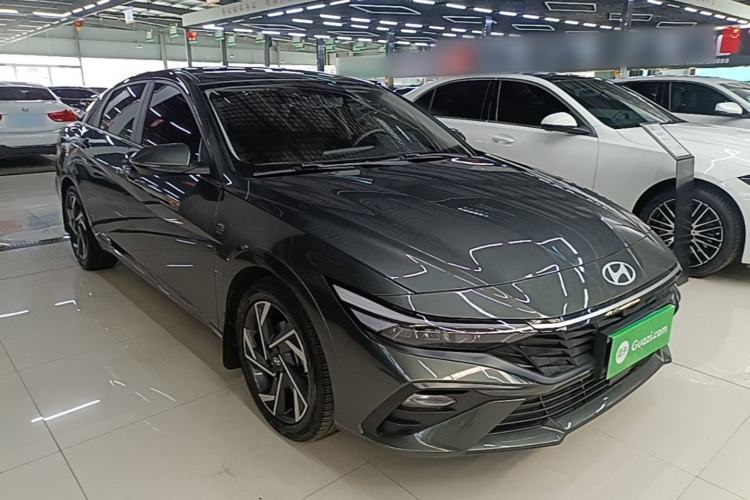 Used Hyundai Elantra 2023 1.5L CVT GLX Elite Edition Front Right 45 Deg