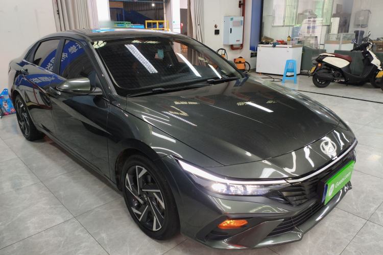 Used Hyundai Elantra 2023 1.5L CVT GLX Elite Edition Front Right 45 Deg