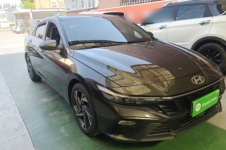 Used Hyundai Elantra 2023 1.5L CVT GLX Elite Edition Front Right 45 Deg