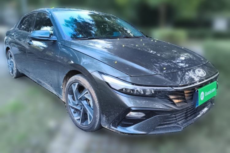 Used Hyundai Elantra 2023 1.5L CVT GLX Elite Edition Front Right 45 Deg