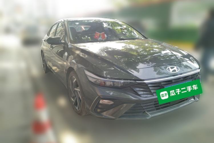 Used Hyundai Elantra 2023 1.5L CVT GLX Elite Edition Front Right 45 Deg