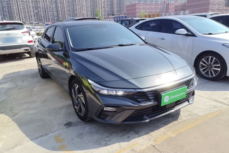 Used Hyundai Elantra 2023 1.5L CVT GLX Elite Edition Front Right 45 Deg