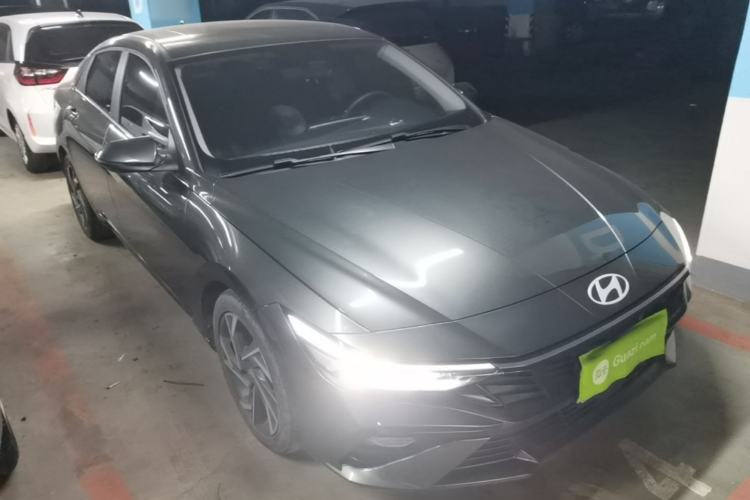 Used Hyundai Elantra 2023 1.5L CVT GLX Elite Edition Front Right 45 Deg