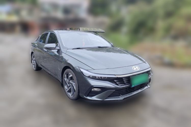 Used Hyundai Elantra 2023 1.5L CVT GLX Elite Edition Front Right 45 Deg