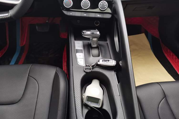 Used Hyundai Elantra 2023 1.5L CVT GLX Elite Edition Gear Lever