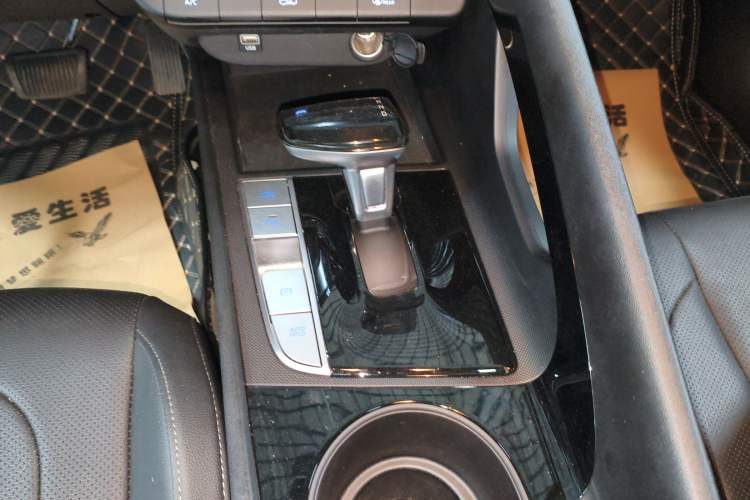 Used Hyundai Elantra 2023 1.5L CVT GLX Elite Edition Gear Lever