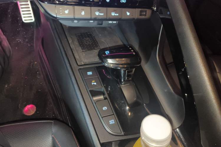 Used Hyundai Elantra 2023 240TGDi DCT N Line LUX Prestige Edition Gear Lever