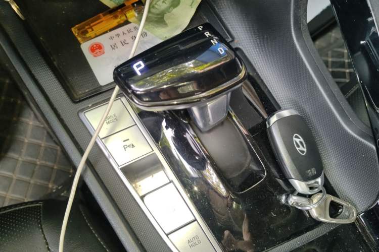 Used Hyundai Elantra 2023 1.5L CVT GLX Elite Edition Gear Lever