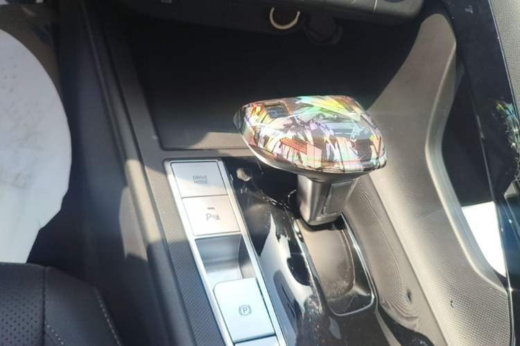 Used Hyundai Elantra 2023 1.5L CVT GLX Elite Edition Gear Lever