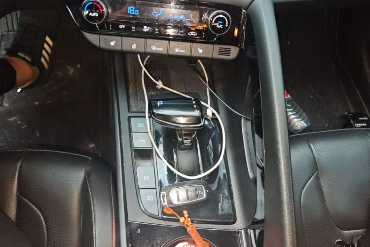 Used Hyundai Elantra 2023 240TGDi DCT N Line LUX Prestige Edition Gear Lever